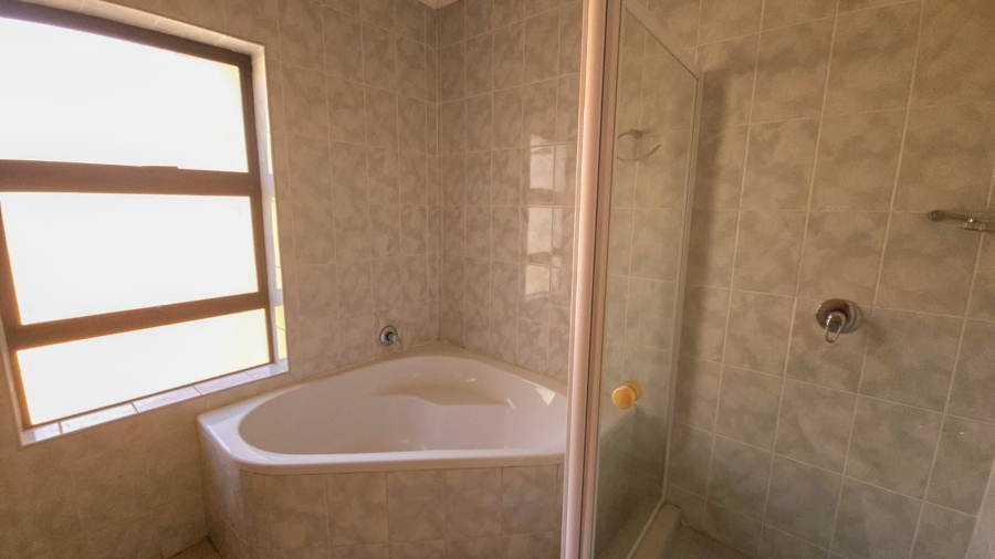 3 Bedroom Property for Sale in Birdwood Estate North West